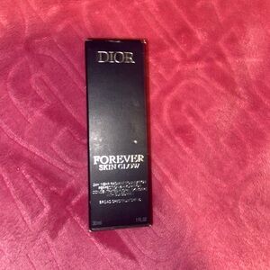 Dior Forever Fluid Skin Glow Foundation in shade “3 CR”- Cool Rosy/Glow